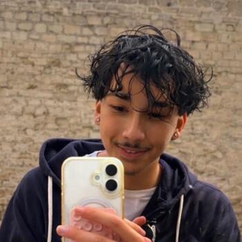 Babysitter in Paris: Sacha