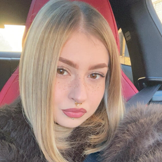 Babysitter in Marotta: Felicia