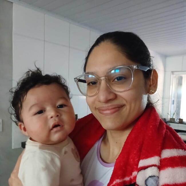 Babá em Campo Grande: Nicole