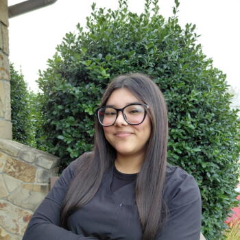 Babysitter in Fort Worth: Anmariah