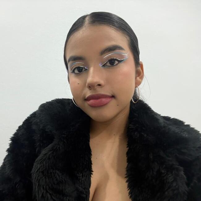 Babysitter in Torrent: Maria Camila