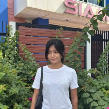 Babysitter in Suan Luang: Yi
