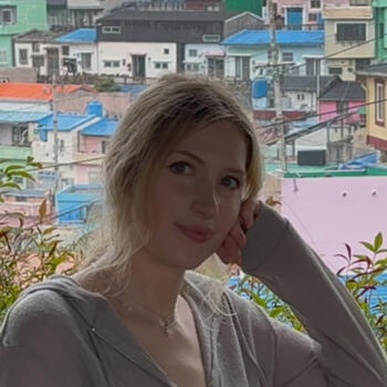 Babysitter in Changwon: Alina