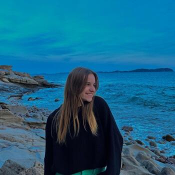 Babysitter in Saint-Andiol: Julie