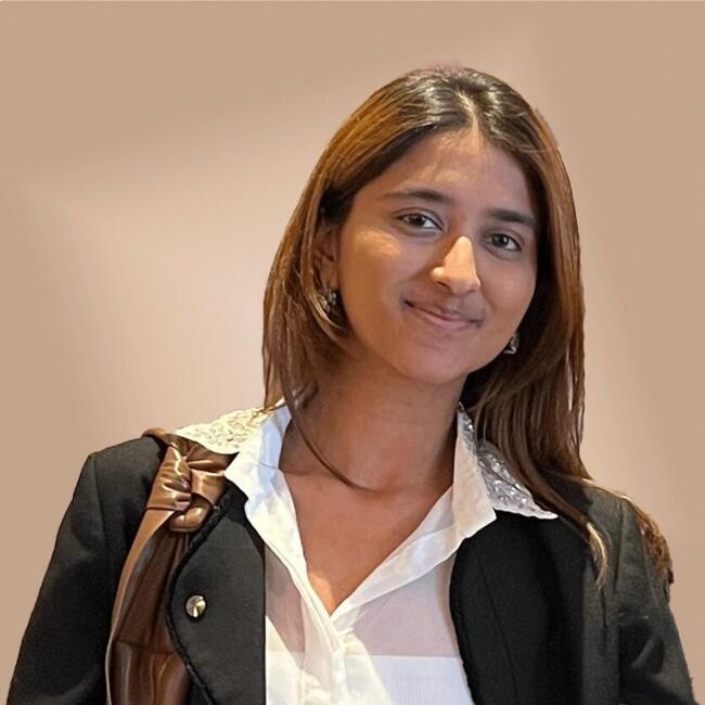 Babysitter in Paris: Anuja Nitin