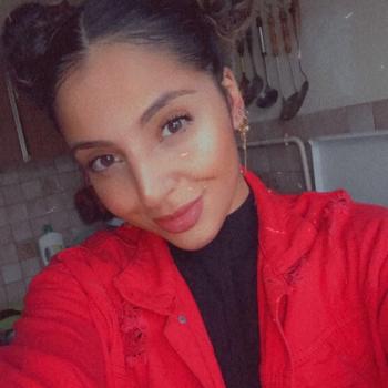 Baby-sitter in Pantin: Amira