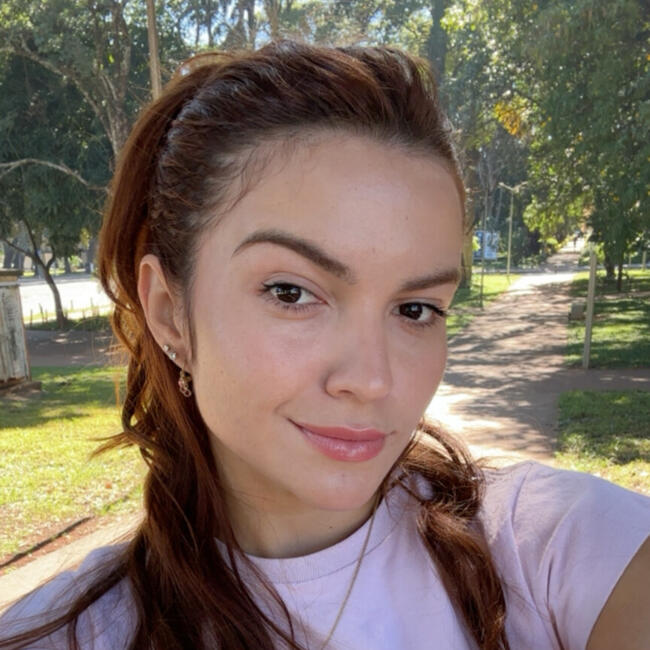 Babysitter in Brasília: Karoenne