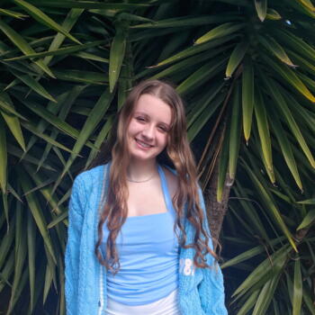 Babysitter in Bannockburn: Evie