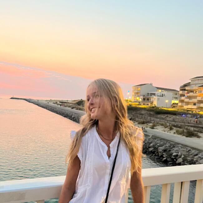 Babysitter in Court-Saint-Étienne: Rosalie