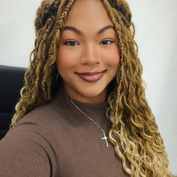 Babysitter in Salvador: Amanda Maura