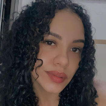 Babysitter in São Luís: Larissa