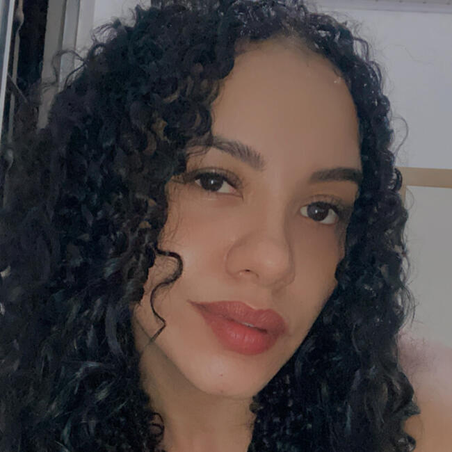 Babysitter in São Luís: Larissa