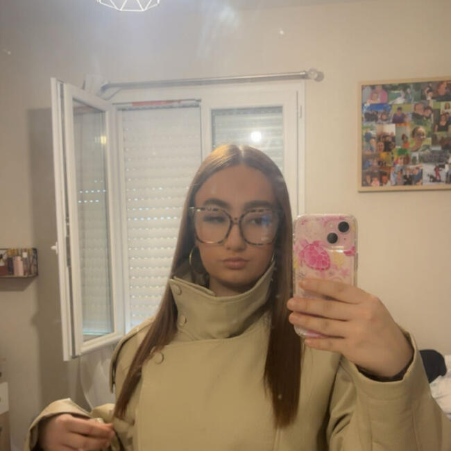 Babysitter in Yvrac (Charente): Camille