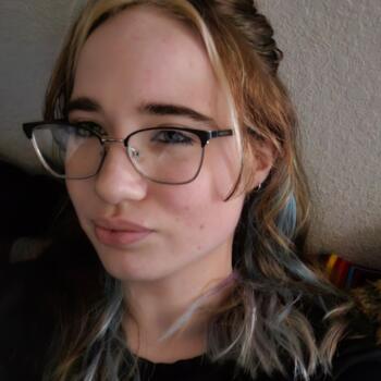 Babysitter in Claremore: Sasha