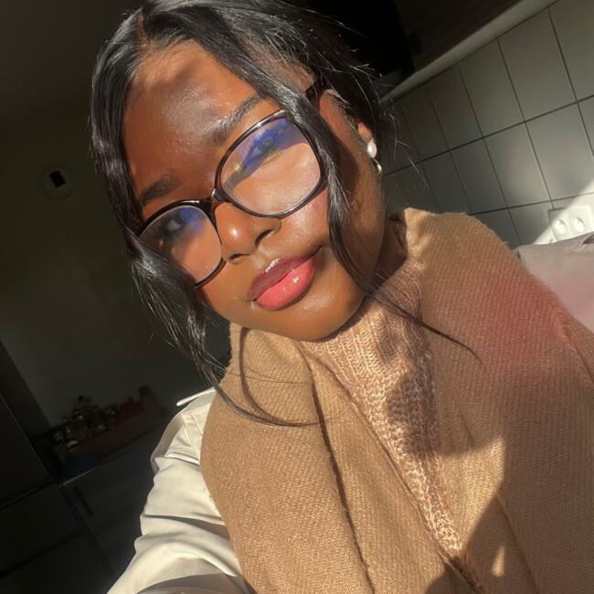 Babysitter in Champigny-sur-Marne: Sanhia