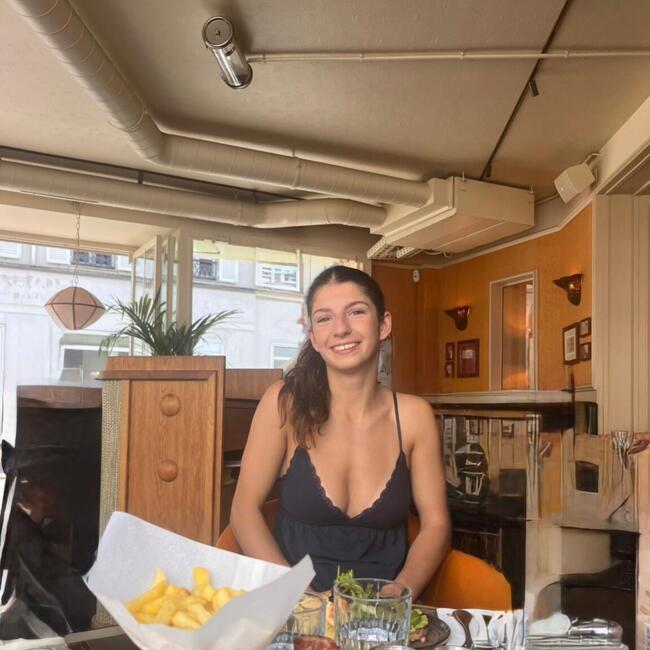 Babysitter in Montpellier: Olivia