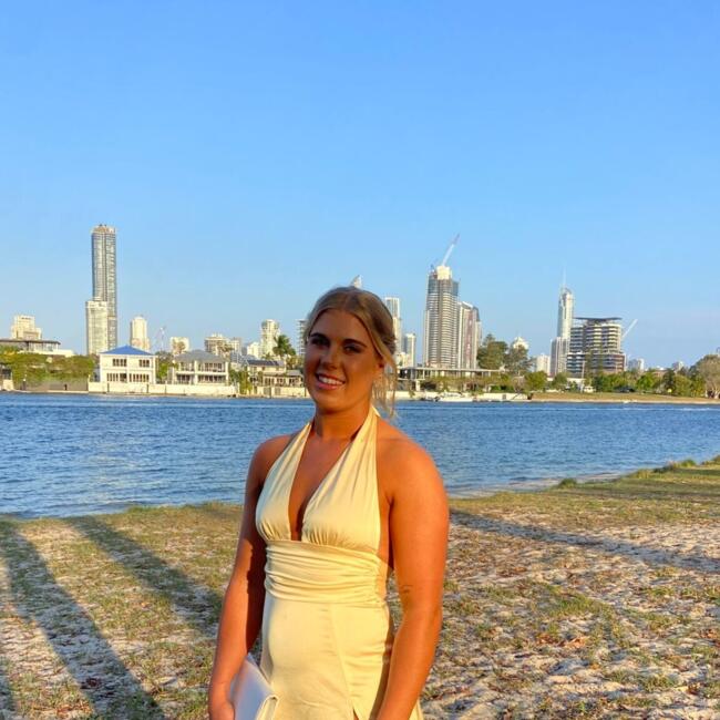 Babysitter in Gold Coast: Hannah