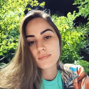 Babysitter in Forest: Ana