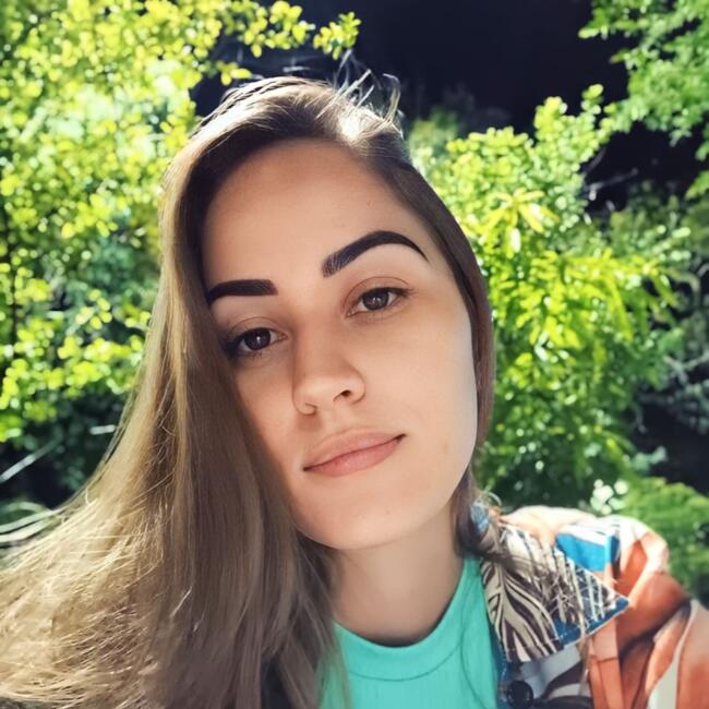 Babysitter in Forest: Ana