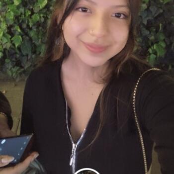 Babysitter in Mosquera: Emily