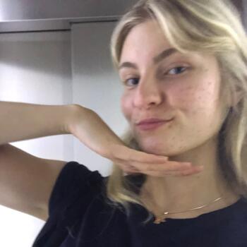 Babysitter in Ottignies-Louvain-la-Neuve: Aëlita