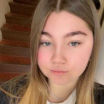 Babysitter in Toulon: Louna