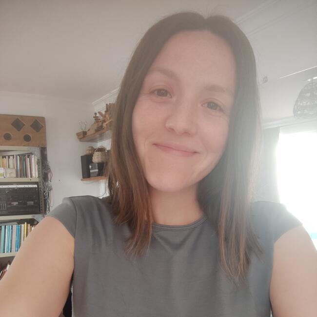 Babysitter in Camas: Elena