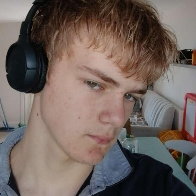 Babysitter in Rossaveel: Kyrylo