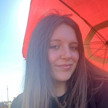 Babysitter in Fene: Laura
