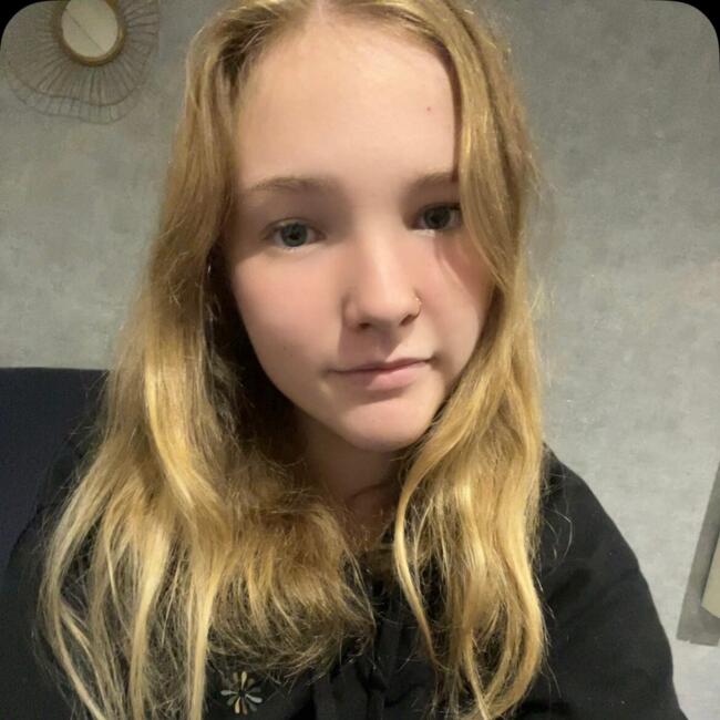 Babysitter in La Membrolle-sur-Choisille: Emma