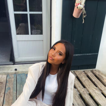 Babysitter in Bayonne: Louna