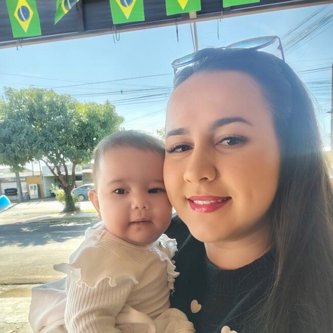 Emprego de babá em Londrina: Michelle