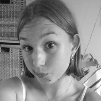 Babysitter in Divion: Marie