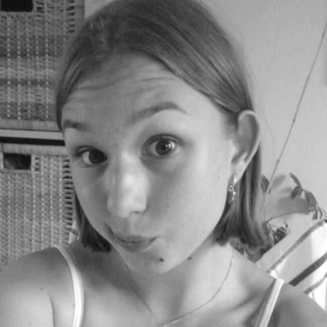 Babysitter in Divion: Marie