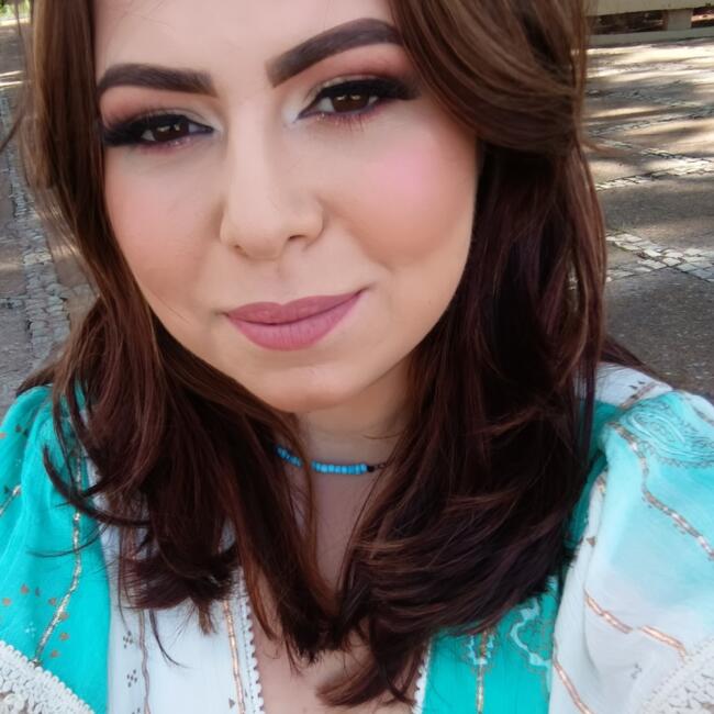 Babysitter in Contagem: Elisa