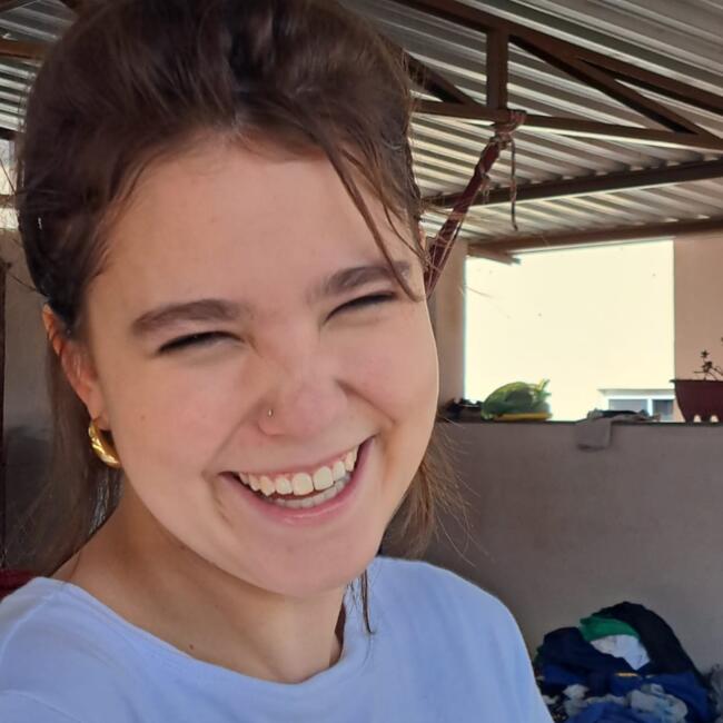 Babysitter in São João del Rei: Maria