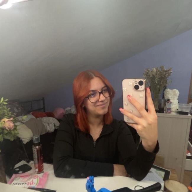 Babysitter in Saint-Didier-de-la-Tour: Diana