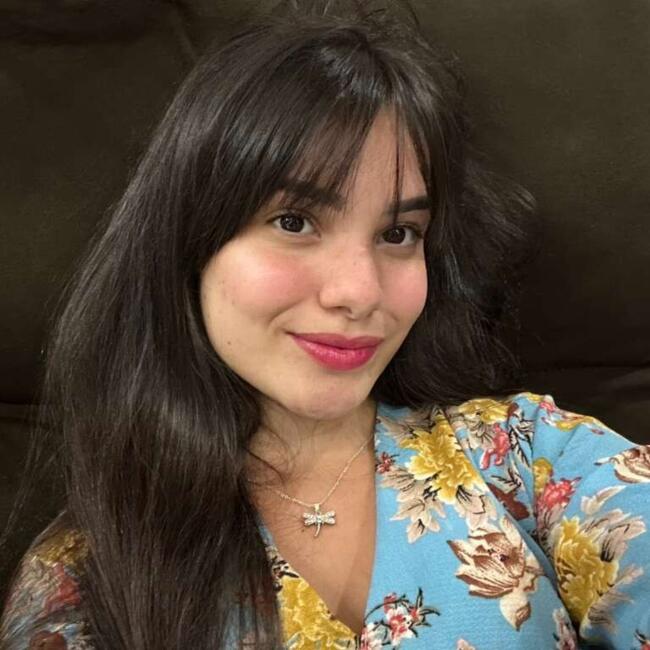Babá em Queimados: Tiffany