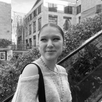 Babysitter in Bergerac: Éléonore