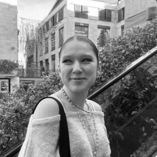 Babysitter in Bergerac: Éléonore