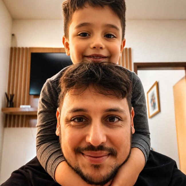 Emprego de babá em Niterói: Lucas