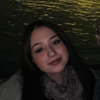 Varuška v Celje: Tia