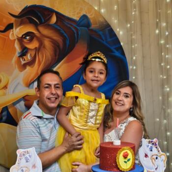 Δουλειά για babysitter στην περιοχή Praia Grande: δουλειά φύλαξης παιδιών Roberta