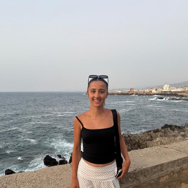Babysitter in Sainte-Marthe-sur-le-Lac: Angelina