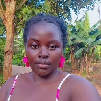 Babysitter Kampala: Catherine