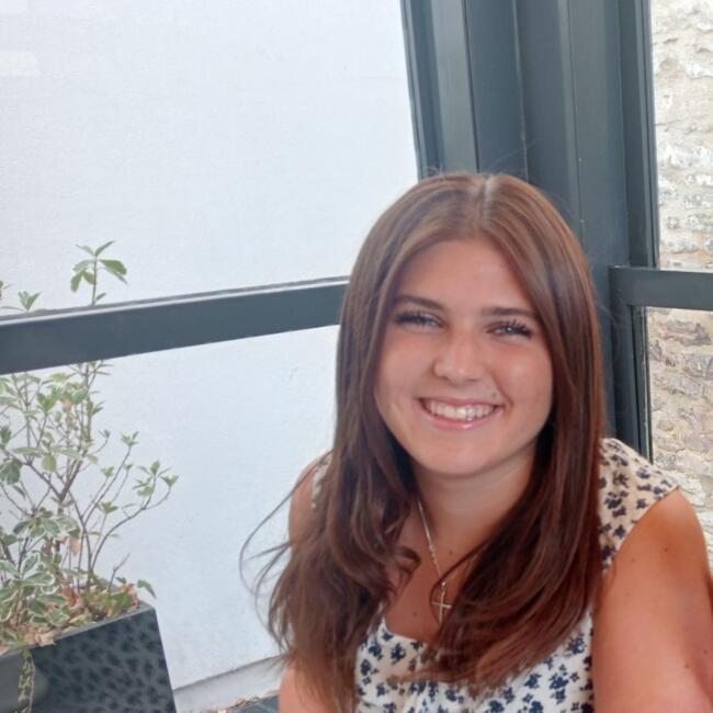 Babysitter in Swindon: Emily