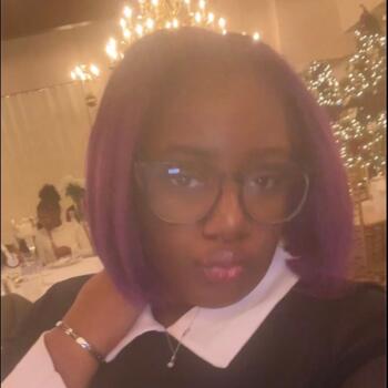 Babysitter Chicago: Alona