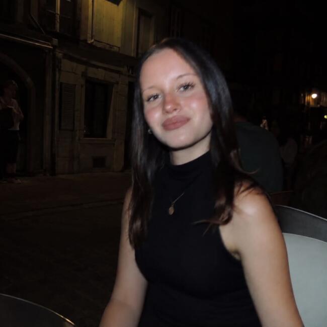 Babysitter in Clermont-Ferrand: Maelle