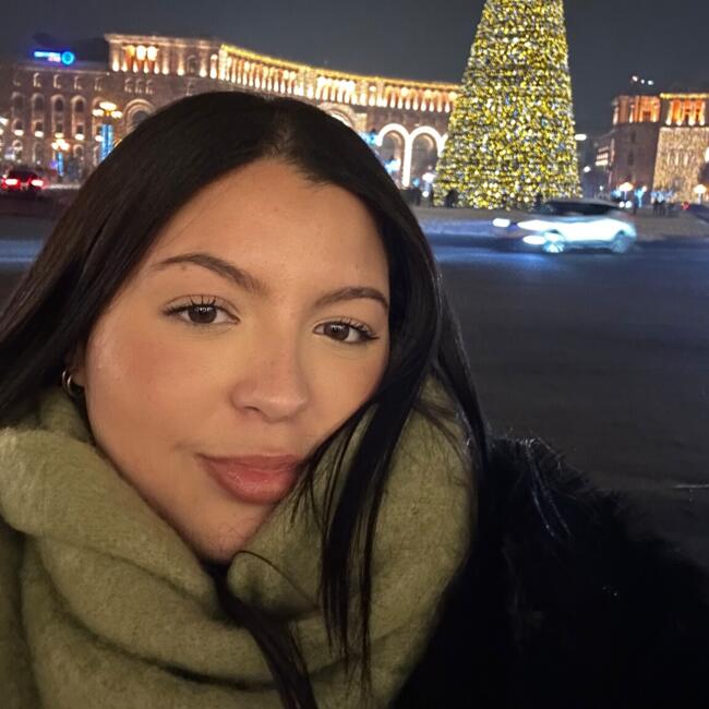 Babysitter in Marseille: Dorsaf