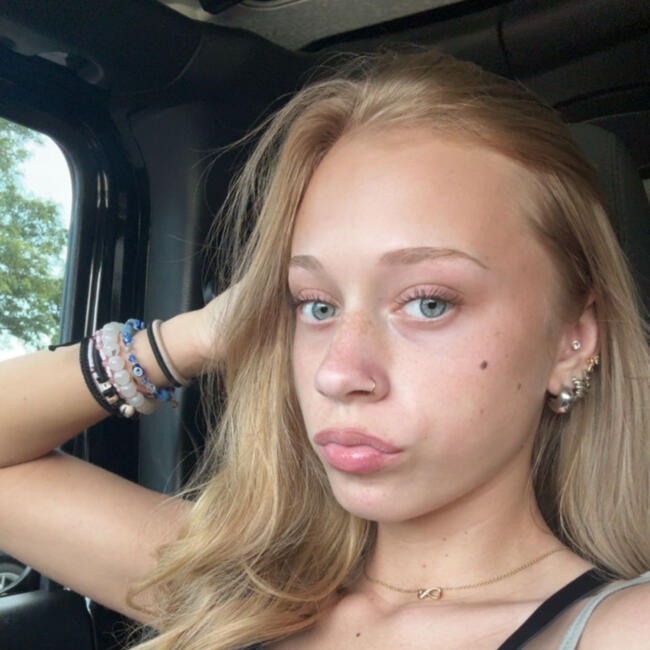 Babysitter in Palatine: Kayla